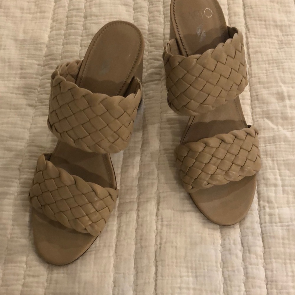 Sarto leather slide sandals size 9.5 never worn. 3 1/2 inch heel. Nude